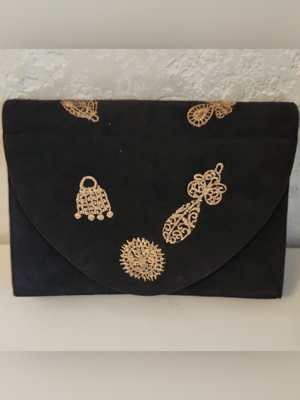 SERGIO ROSSI VTG Suede Clutch Black w/ Gold Embroidery Vintage Italian Luxury